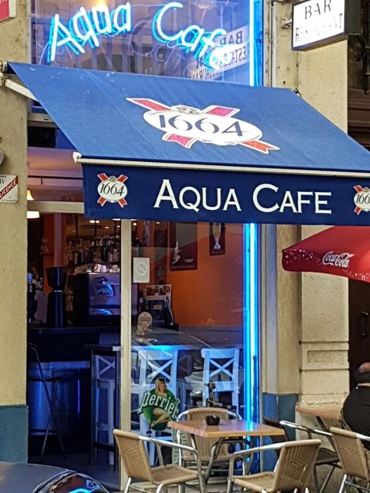devanture Aqua café